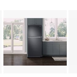 Samsung Top freezer refrigerator ice maker black stainless steel USED BUT GREAT