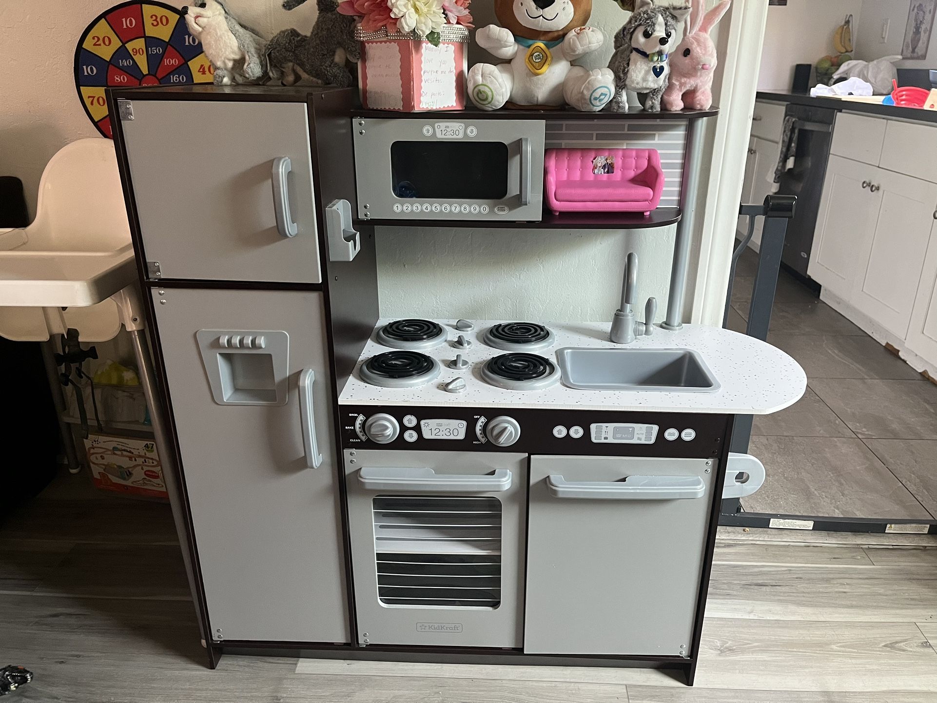 Kids Kitchen $60 Great Shape