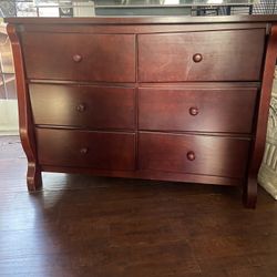 Dresser/ Mueble