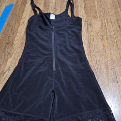 Black Lace-Trim Shapewear Romper with Front Zipper