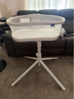 Halo BassiNest Swivel 3.0. (OBO)
