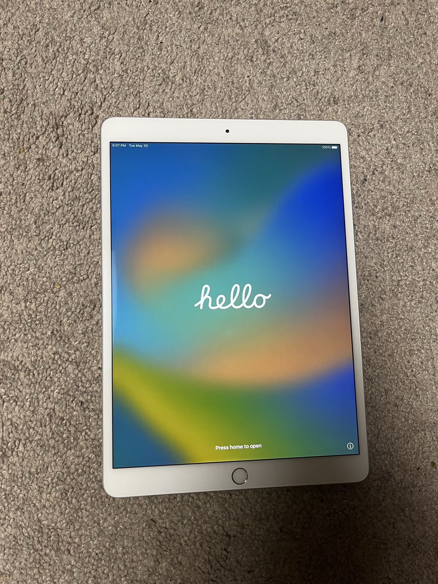IPAD Pro 10.5 inch * iCloud Locked *