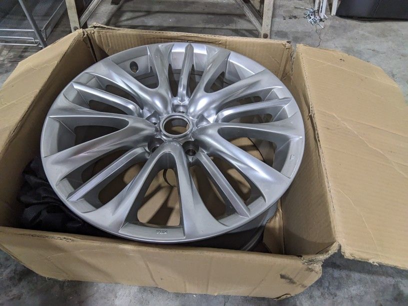 (1) D0300-1M025 Infiniti M37/56 and G35 Wheel NEW OEM!! D03001M025