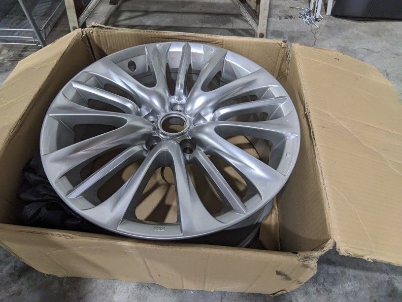 (1) D0300-1M025 Infiniti M37/56 and G35 Wheel  NEW OEM!!  D03001M025