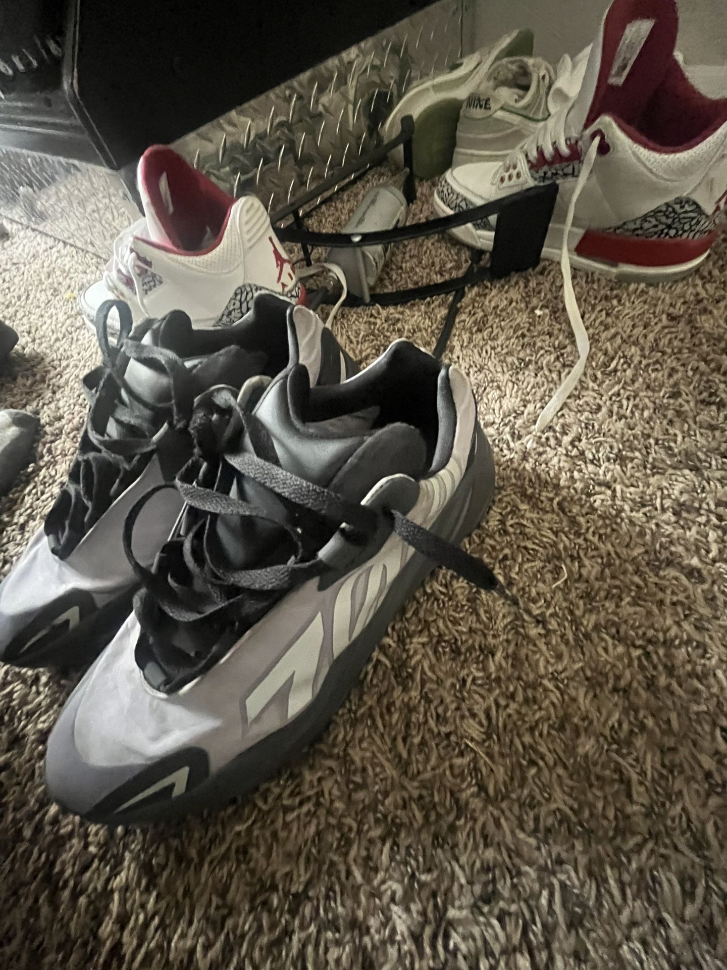 Yeezy 700