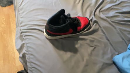 Nike red and black high top 8.5 need gone asap