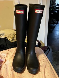 Hunter woman’s tall winter boots