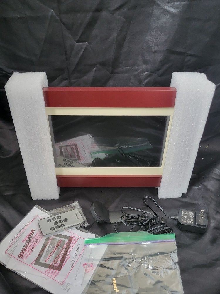 Sylvania SDPF1089 10" LED Multimedia Wood Finished Digital Photo Frame Complete Plus Free 16gb Sim