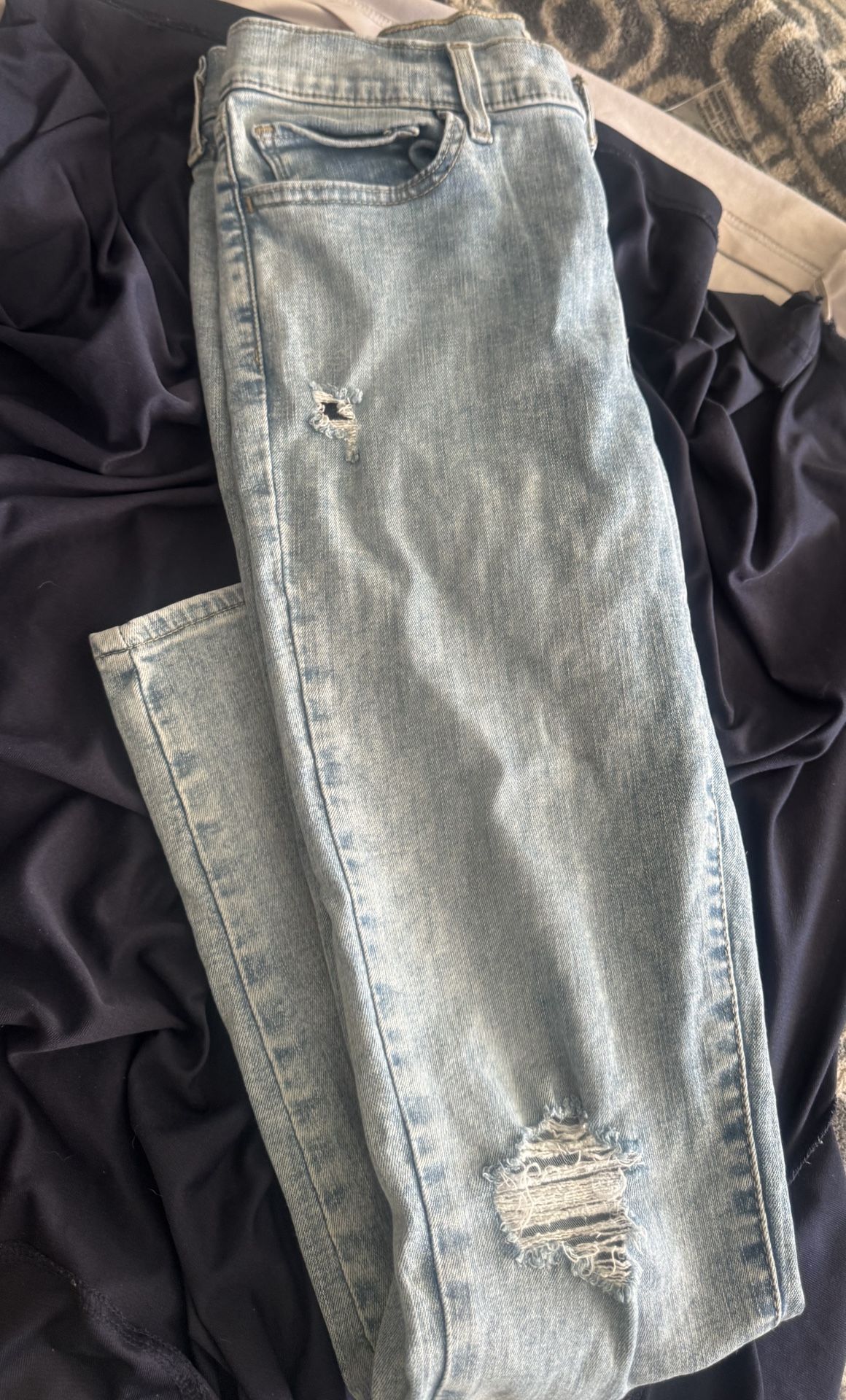 Levi Supper Skinny Size 28