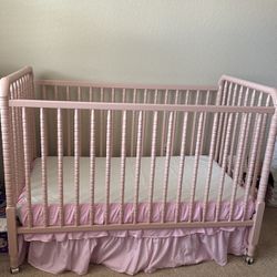 Blush Pink 3 In 1 Crib.