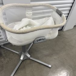 Bassinest Swivel Sleeper