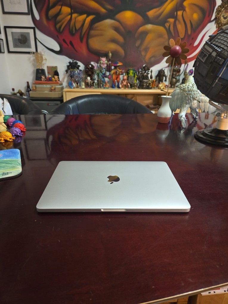 Refurbished Apple MacBook Pro 2.3GHz Quad-Core i5 16GB 256GB SSD 13" 2018 A1989
