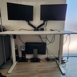 Adjustable Desk Combo With Monitors (3), Dual Outlet