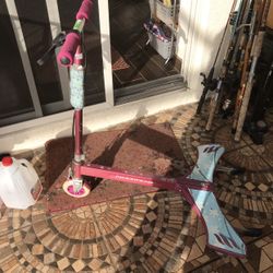 Kids Powering Scooter