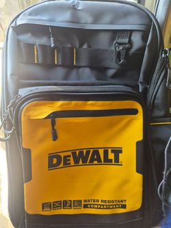 DEWALT Black - Yellow Polyester 7.75-in W x 18.75-in D x 13.75-in L Zippered Backpack