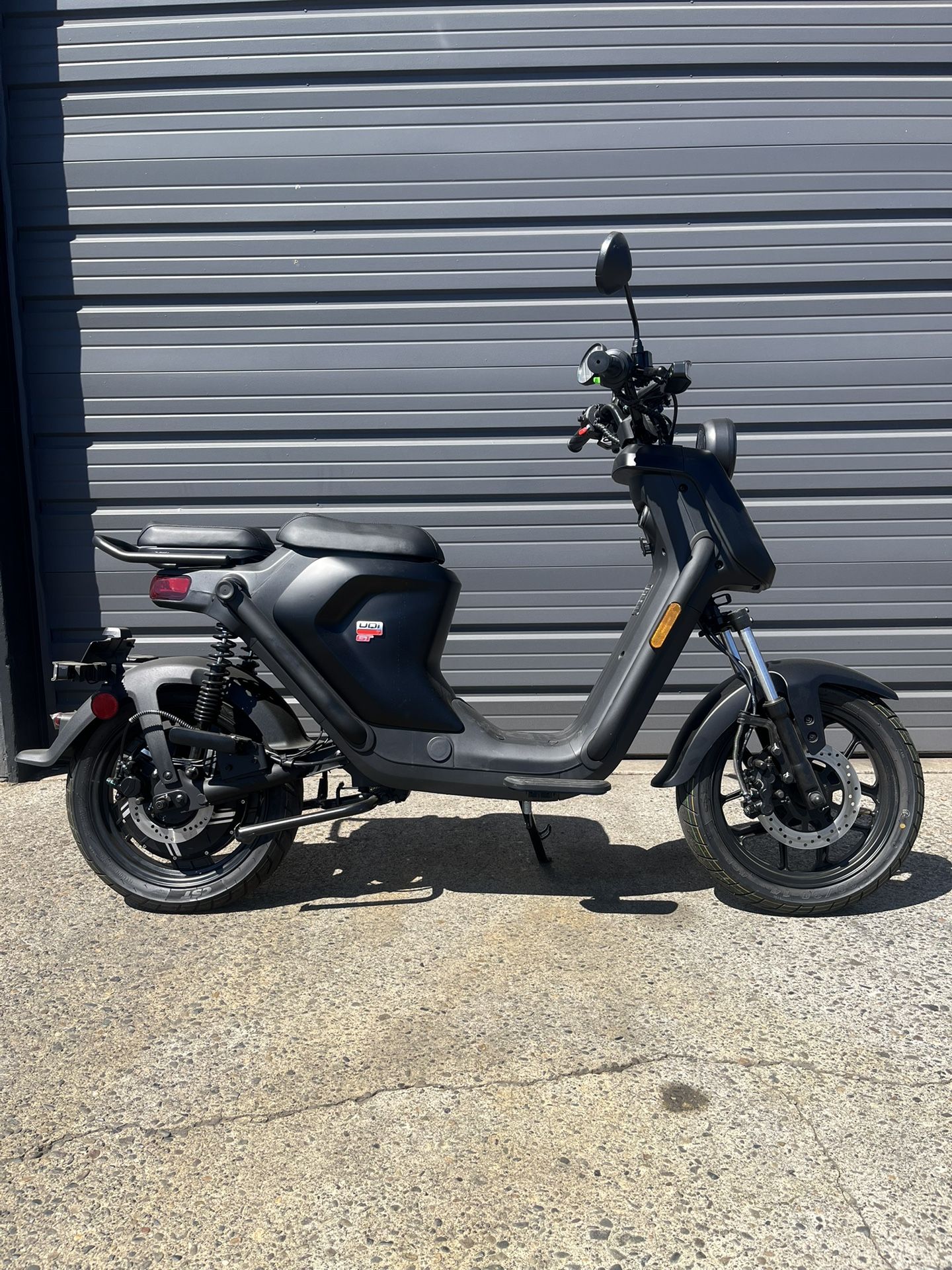 Brand New Niu Uqi Gt Fully Electric Scooter No Endorsement Required