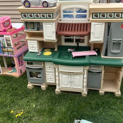 Little House ,kitchen And Car 