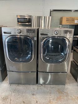 LG Washer & Electric Dryer Set with Pedestals – Excellent Condition