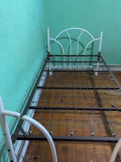 Daybed frame with slightly used mattress
