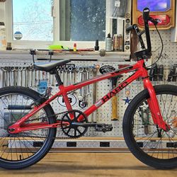 Haro ANNEX SI 19.5" Top Tube Youth BMX Racing & Everyday Riding Bicycle - Red & Black Bike
