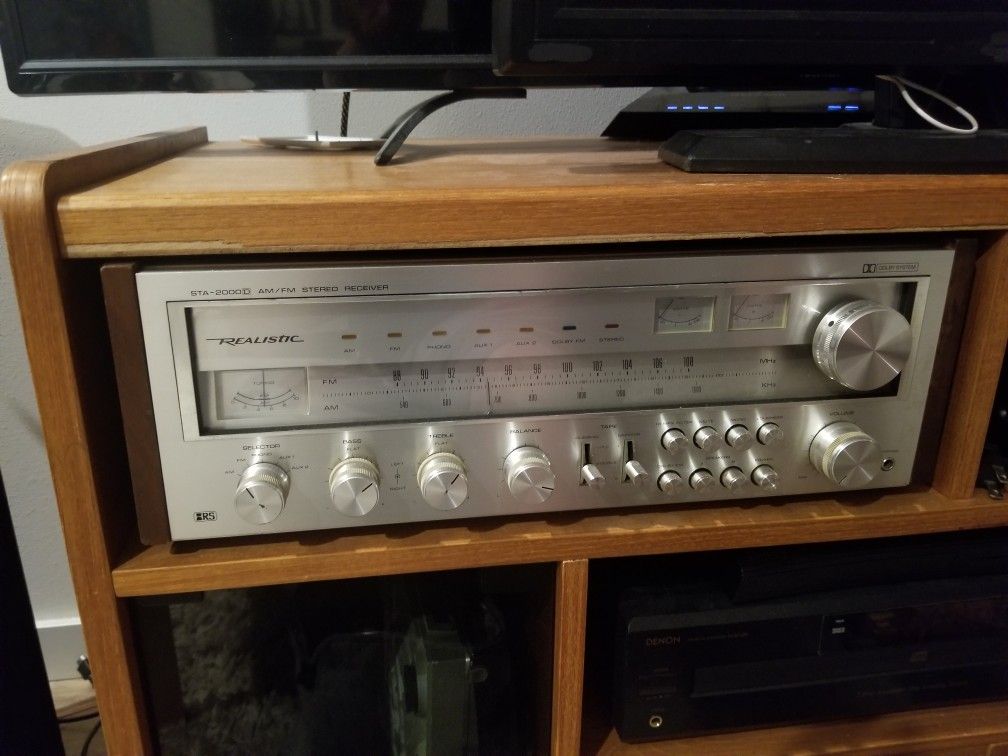 Realistic STA-2000 Stereo Receiver
