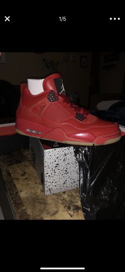 Jordan 4 Fire red