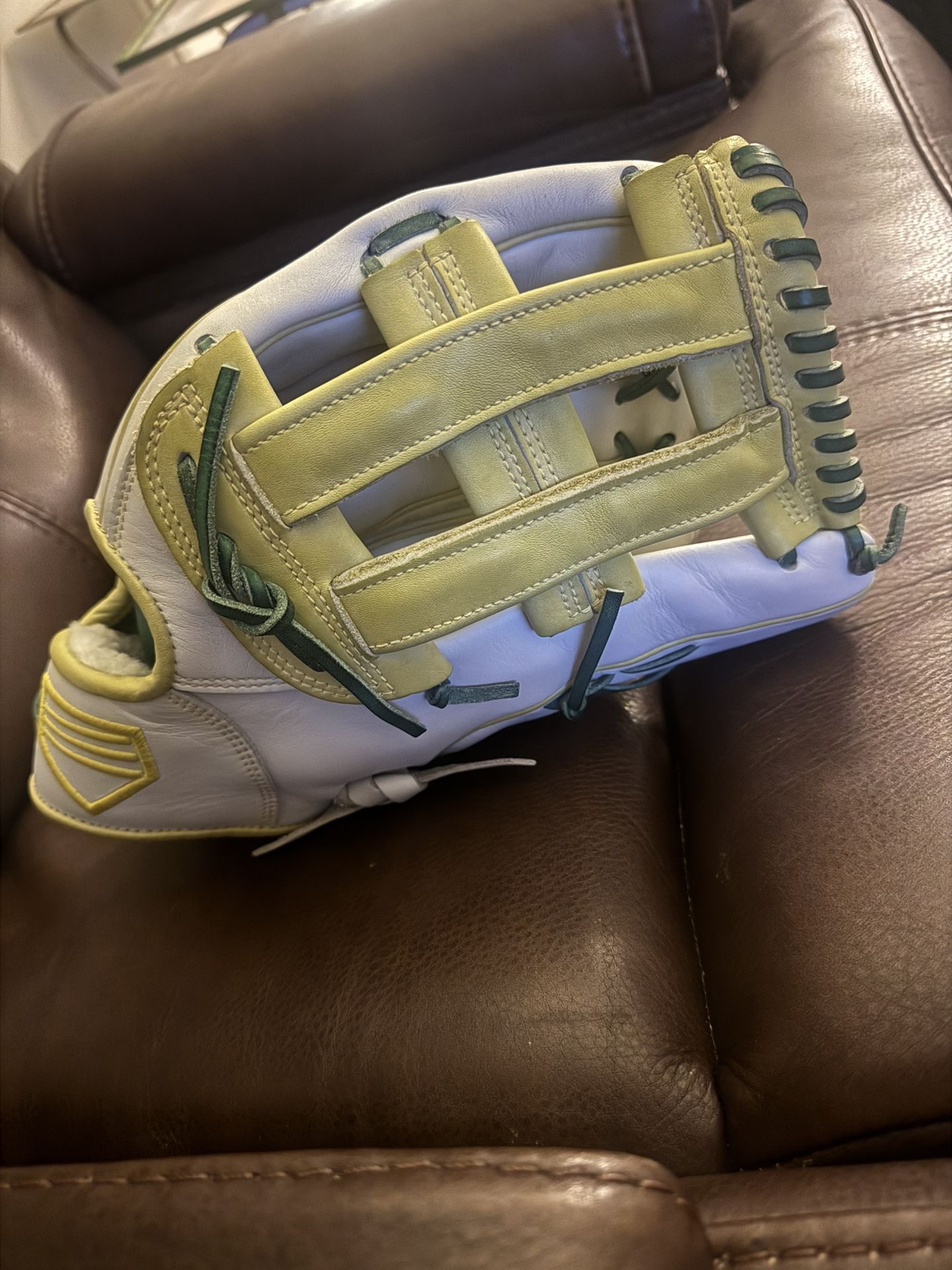LA Empire Slowpitch Softball Glove