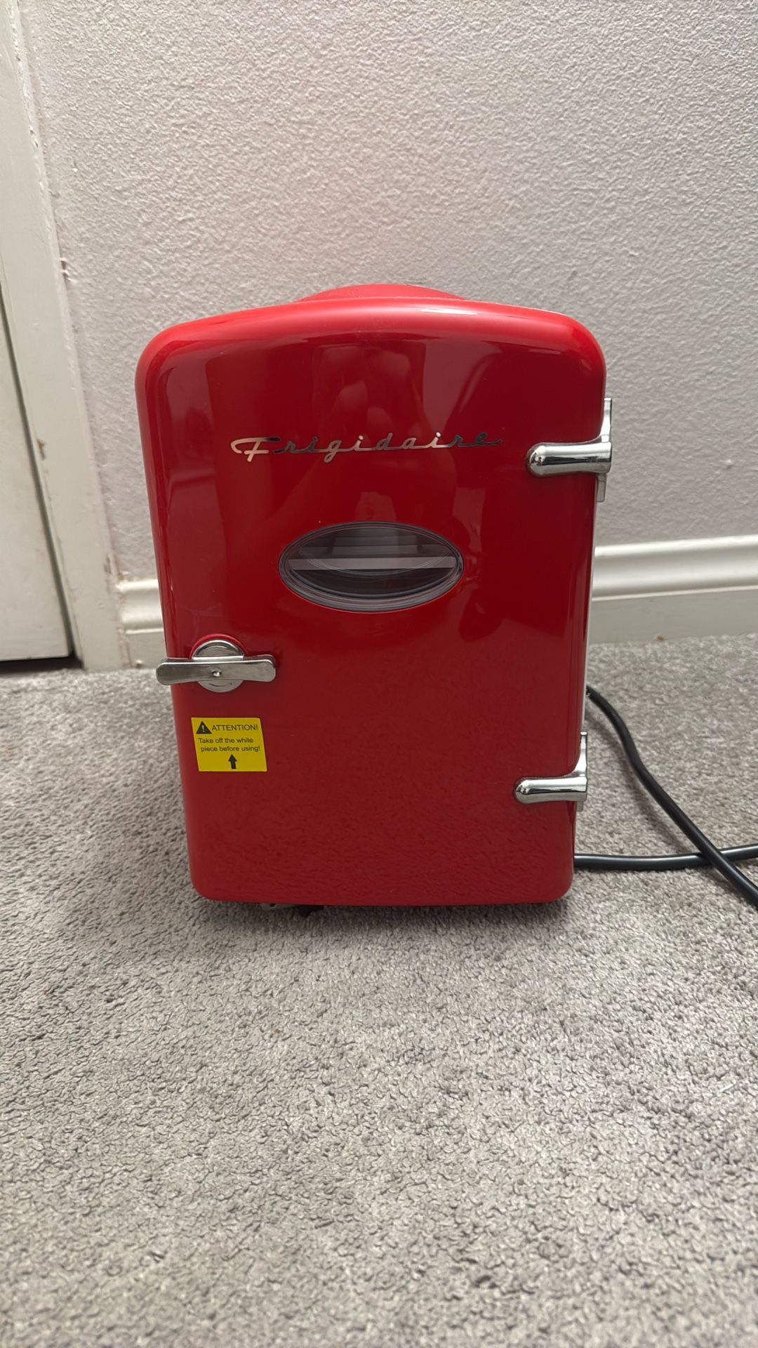 Frigidaire Mini Fridge 