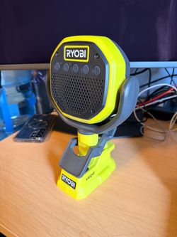 Ryobi ONE+ 18V Cordless VERSE Clamp Speaker (Tool Only)