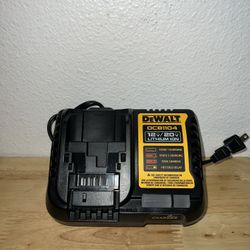 DEWALT DCB1104 12V MAX/20V MAX/ 4 AMP CHARGER