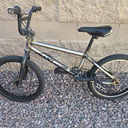 GIANT Method02 BMX Bike