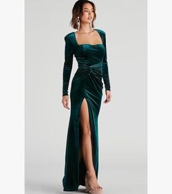 Long Sleeve Velvet Bridesmaid Dresses with Slit Floor Length Sweetheart Neck Long Pleated Formal Evening Party