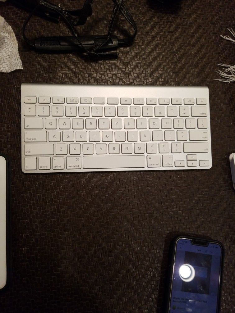 Apple Keyboard 