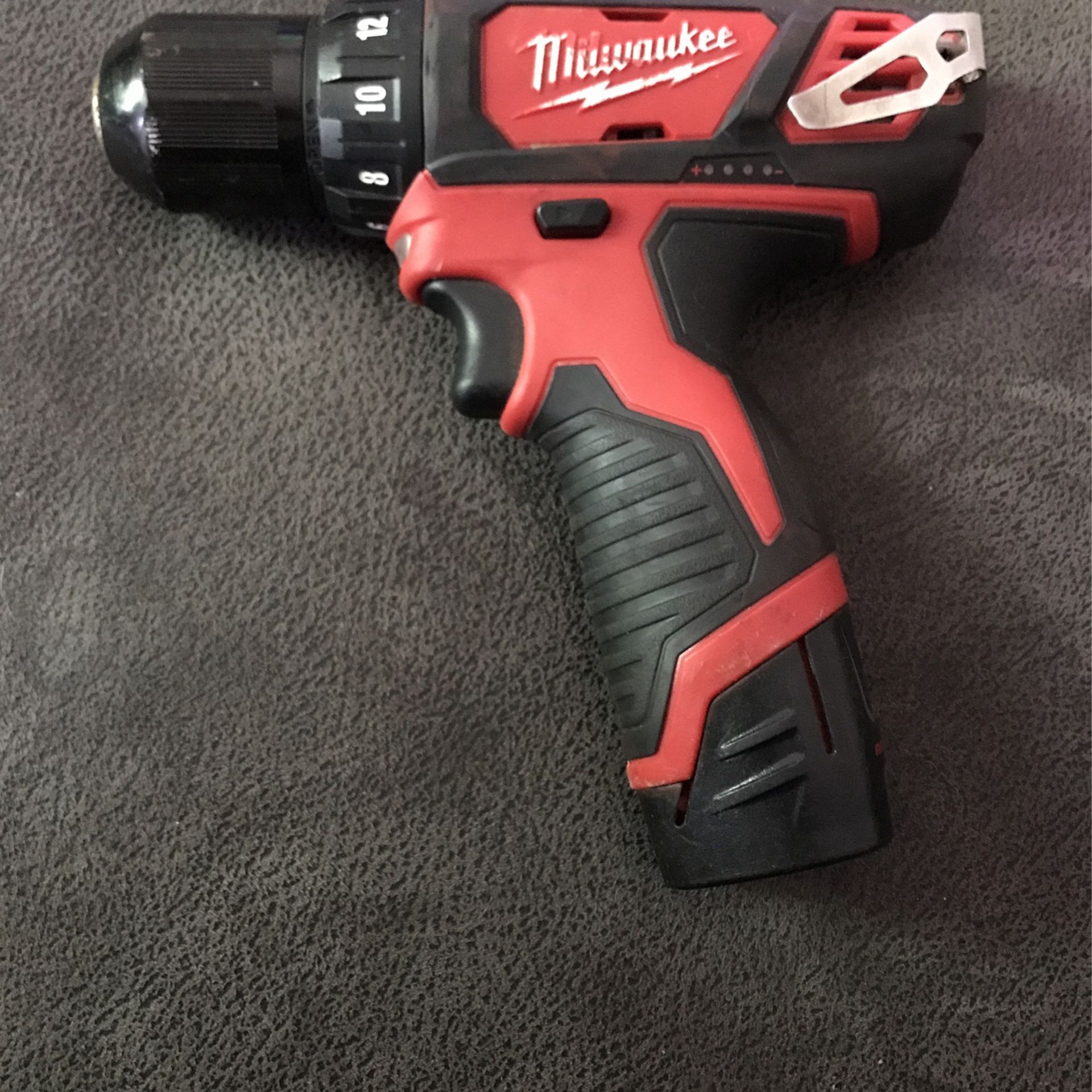 Milwaukee M12 Drill/Driver