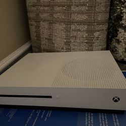 Xbox One S 500GB & 1 Wireless Controller