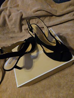 Michael Kors size 8.5 Black