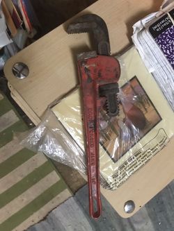 Medium plumbers wrench