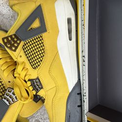Jordan 4s 