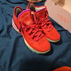 Lebron 20 nXXt Size 12
