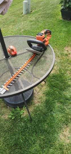 Black & Decker Hedge Trimmer