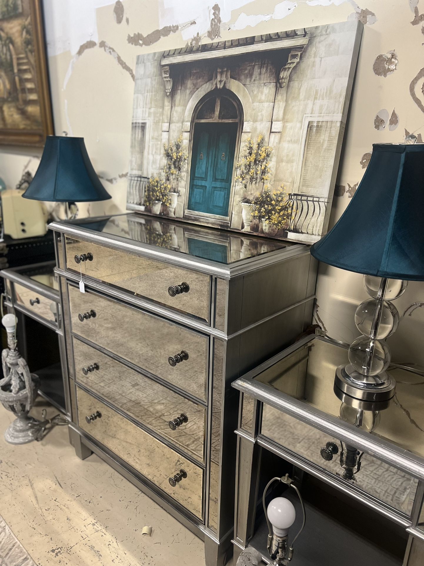 Pier One Hayworth Mirrored Furniture Set With Lamps And Art