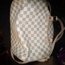 Lv White Pures