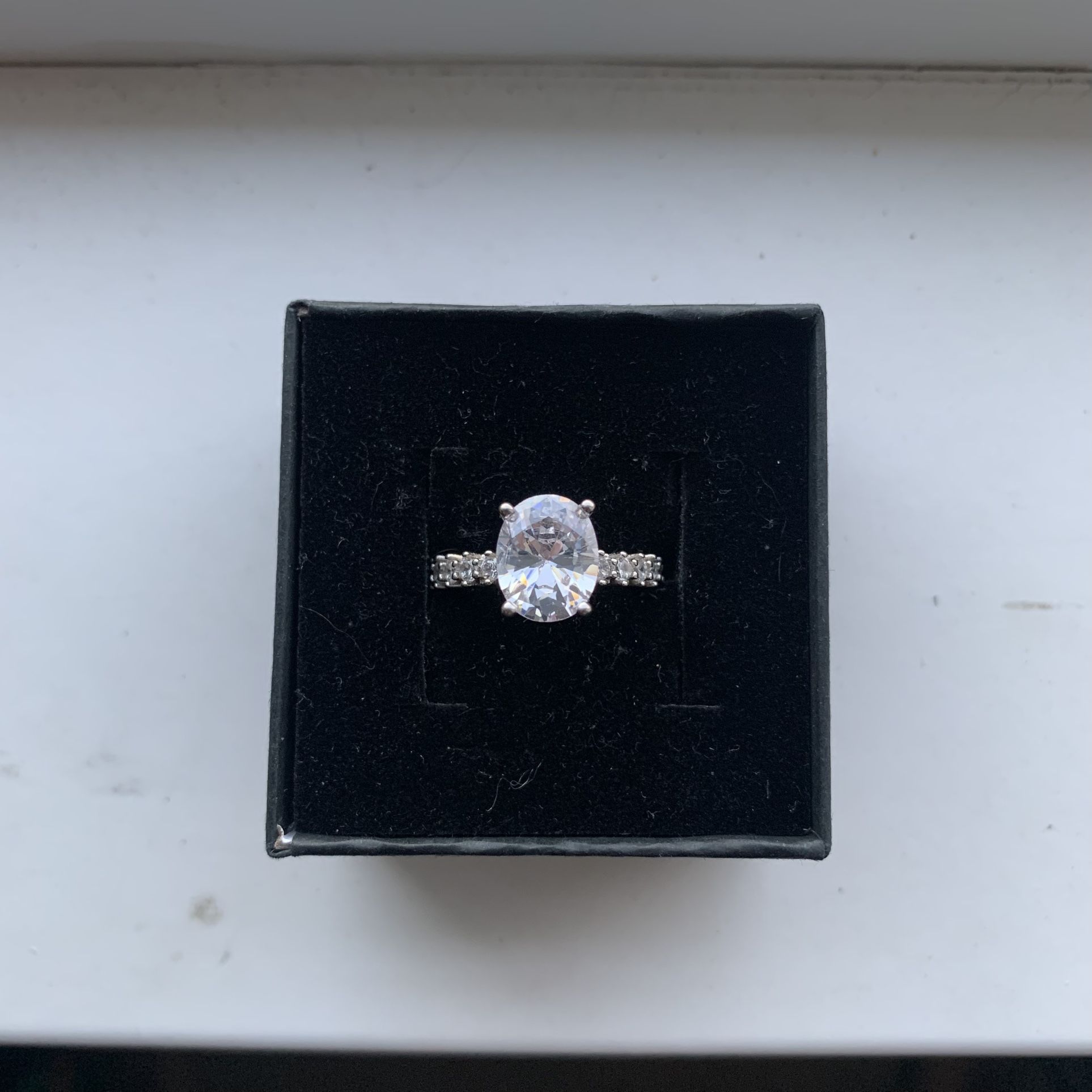 925 Sterling Silver Cubic Zirconia Ring Size 4