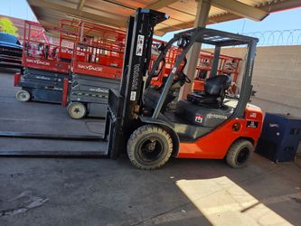Toyota 5,000 LB Forklift