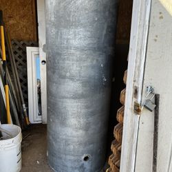 220 Gal Well Water Tank 