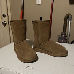 Fur insulated boots SIZE 6