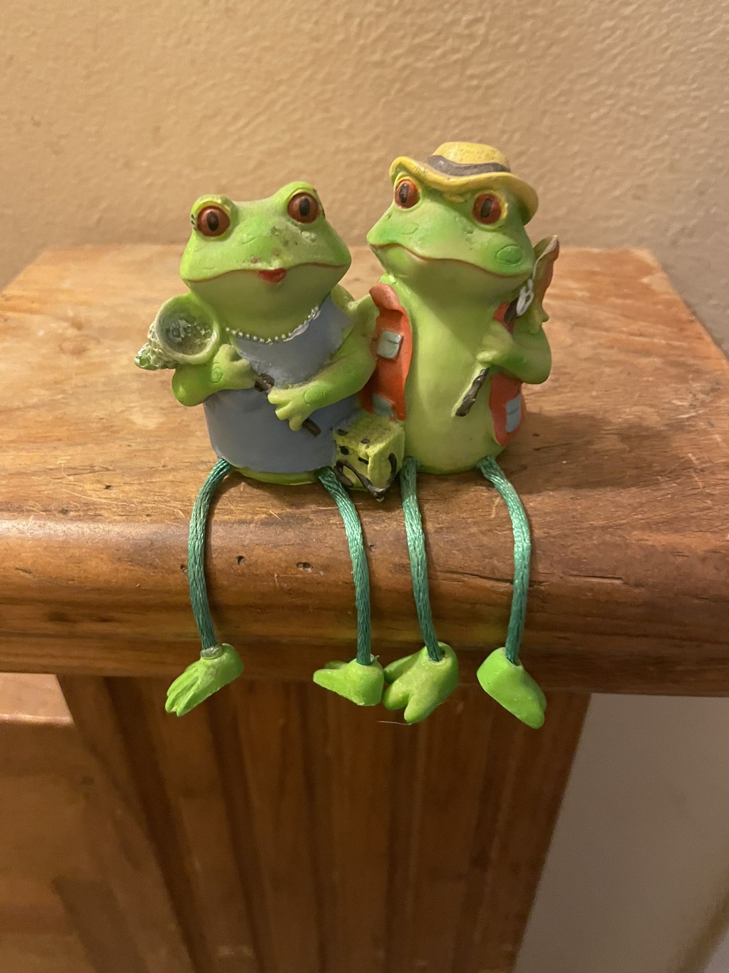 Frogs for sale!$3. Frogs With Dangling Legs See Pictures Of Cracks No Chips.