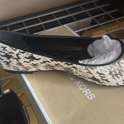 Flats MK SIZE 9 brand New 