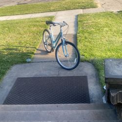 Nice  Bike  🚲   Just need air in tires