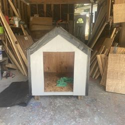 Dog House/Casa De Perro 